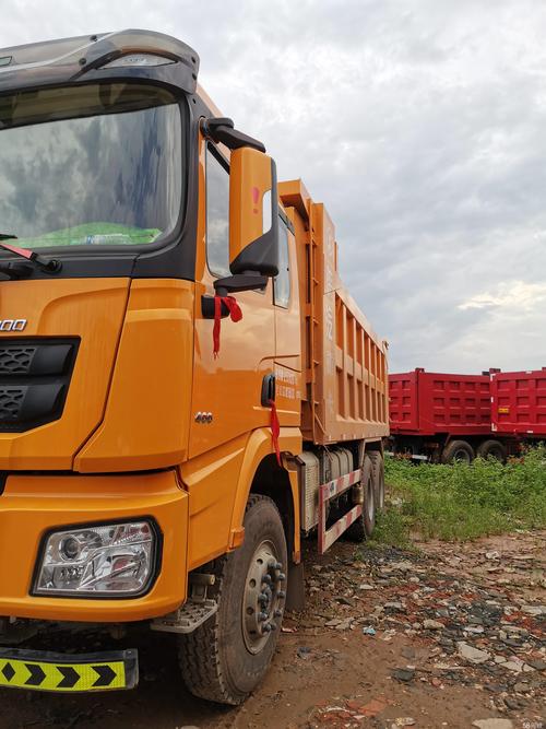 陕汽重卡 德龙x3000 400马力 6x4 6.2米自卸车(sx32505b434a)