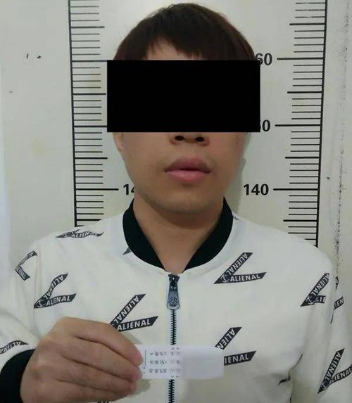 10月19日,雷州市公安局沈塘派出所成功敦促劝投逃犯王某烨到案.