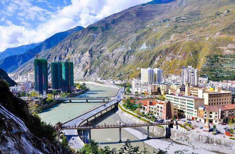 十年,灾后重建的汶川