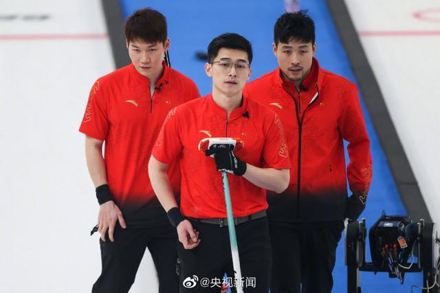 curling王智宇 @curling许静韬 @姜东旭dylan 组成的中国队,以6比5的