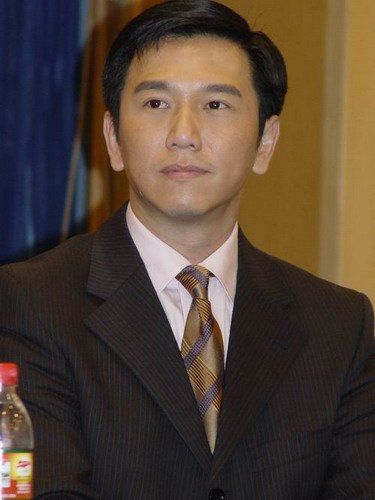 九个头条:那些敢於"顶风爱国"的香港艺人