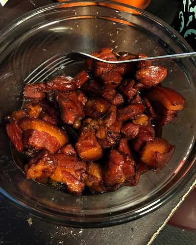 自在飞花灬轻似梦做的吃着碗里望着锅里的红烧肉