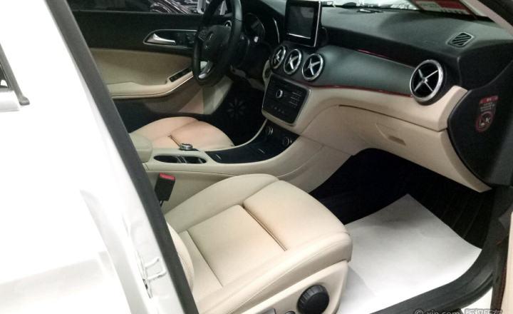 奔驰gla级 2016款 1.6t 自动 gla200动感型前驱