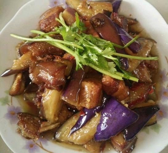 红烧茄子家常做法教程,健康美味不油腻