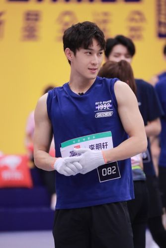 李明轩《超新星全运会》正式开赛 荣获男子武术"小魔王"