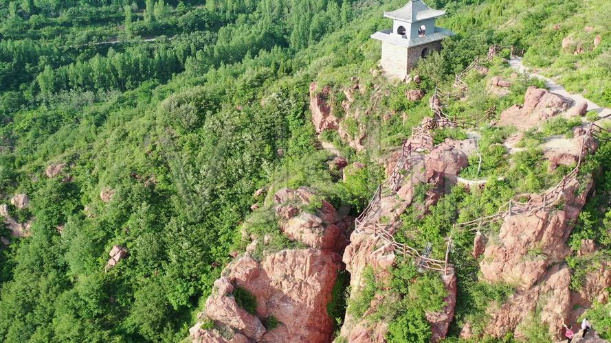 河南郑州伏羲山红石林风光