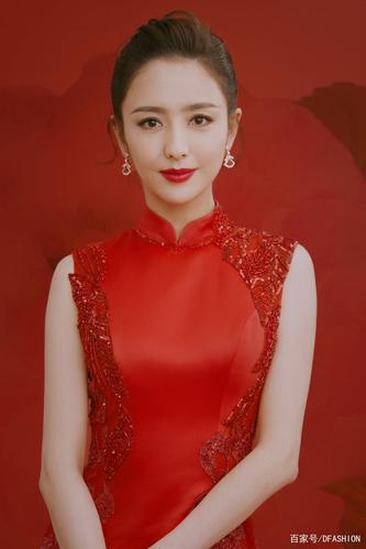 世上有一种美,佟丽娅的旗袍古典温婉之美!