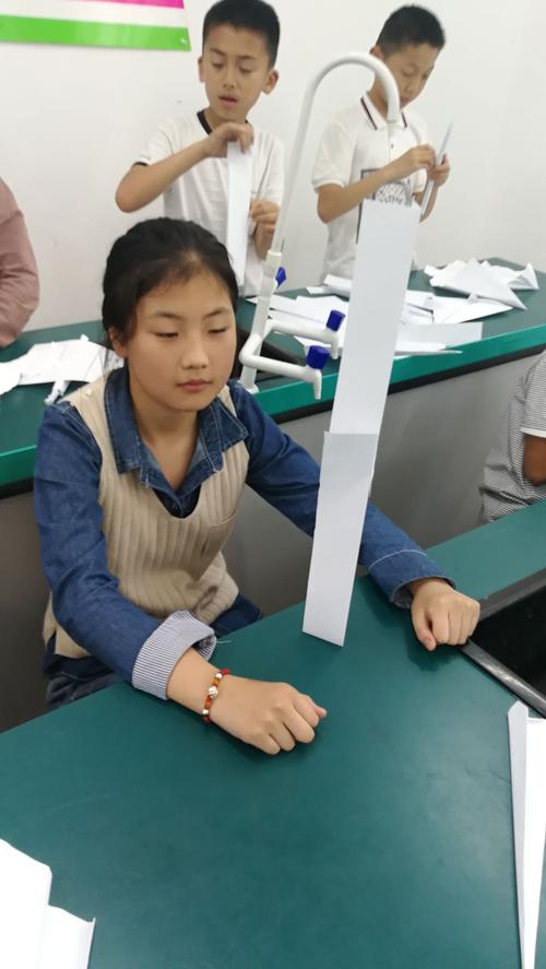 潘塘中心小学首届a4纸纸塔搭建比赛
