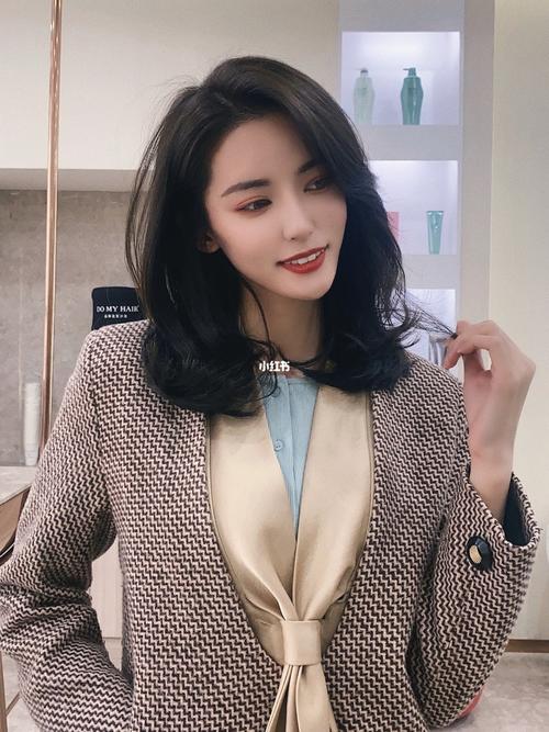 无需漂色,不怕掉色是黄色 发型锁骨发发型女发型女中长中长发发型圆脸