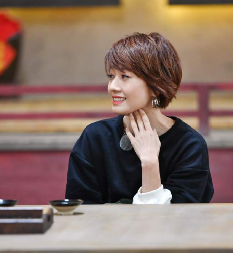 过了40岁,建议剪这4款短发,超显气质