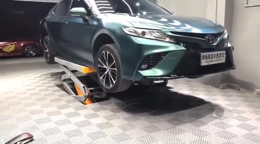 八代凯美瑞丰田包围改色贴膜