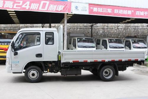 上汽跃进 福运s80 113马力 4×2 国六 排半 栏板载货车 轴距3100mm