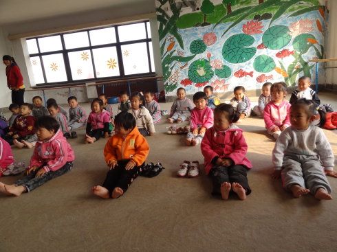 可爱的小脚丫_北京红缨红太阳幼儿园_新浪博客