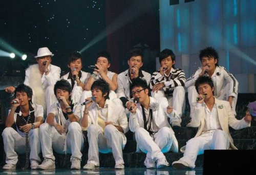 因为从2007年第一届开办起,《快乐男声》分别在2010年,2013年和2017年