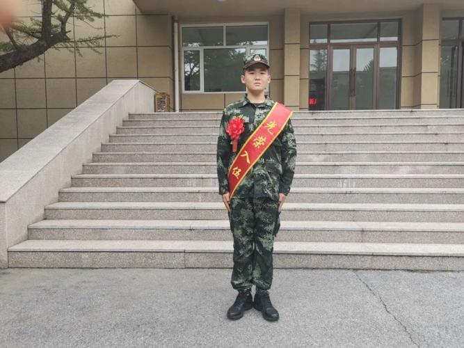 一身戎装开启别样青春北交院20名大学生新兵奔赴军营