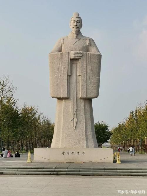 小编最近发现一个好地方 当当当~ 听我慢慢说 一进正门,中华孝道文化