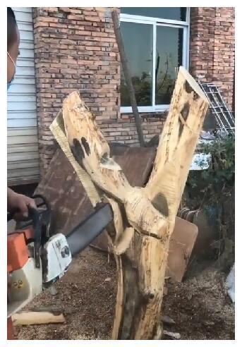 本以为男子要做个"大弹弓",做出来成品,当场被人2万买