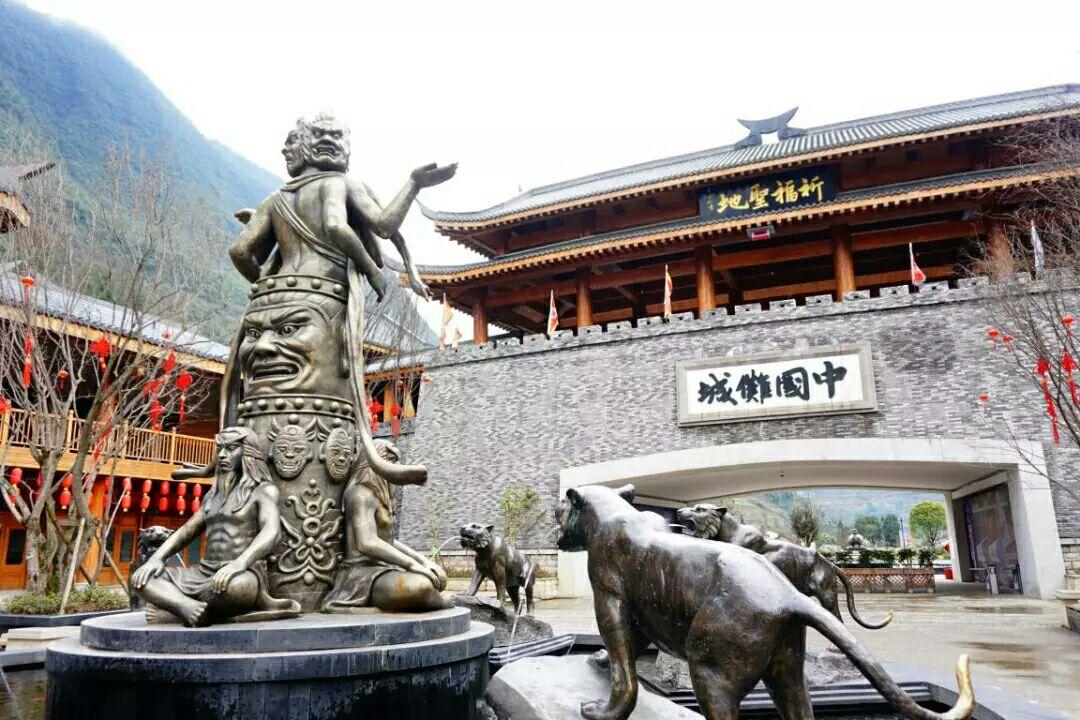 清明小长假中国傩城人流如潮 万人观"山王祭祀大典"