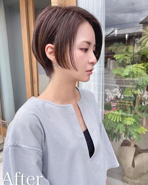 每天分享好发型日本沙龙超人气灵动随性短发上线关注发型图片库,每天