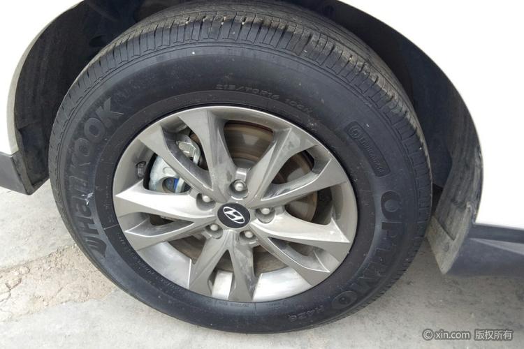 现代ix35左前轮胎