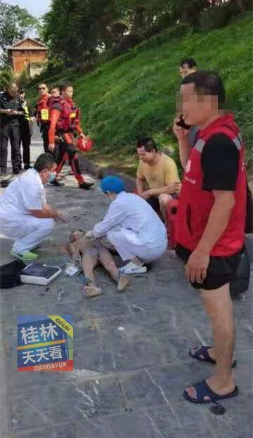 又一个孩子被打捞上来!现场画面令人痛心!|溺水