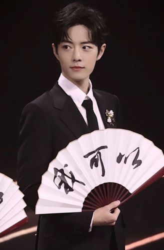 肖战画未来女友模样,首次公开另一半形象,网友:好像啊