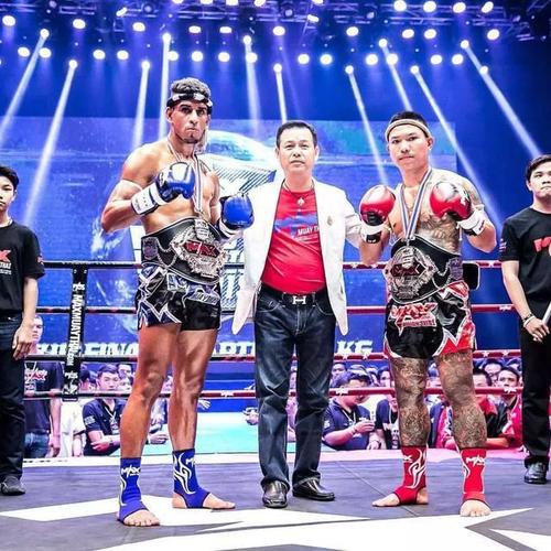 他击败艾尼瓦尔大战善猜,三条金腰带加身难逃被韩飞龙