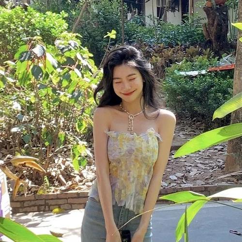 头像易梦玲纯欲风头像