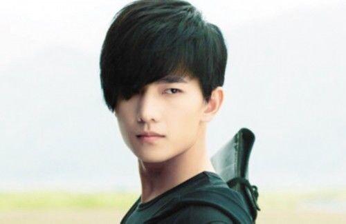 盗墓笔记小哥发型图片