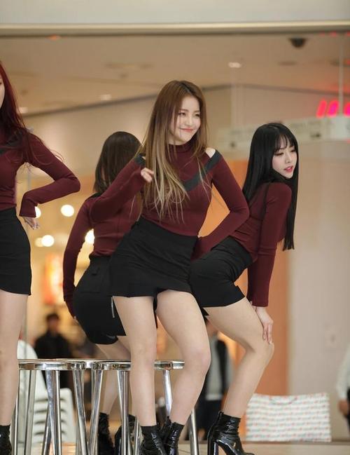 韩国女团brave girls成员南侑廷的笑容很治愈