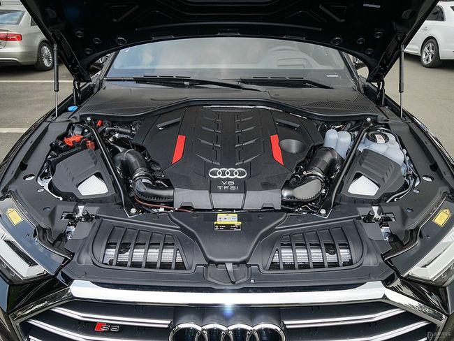 奥迪s8l到店 搭载4.0t v8发动机