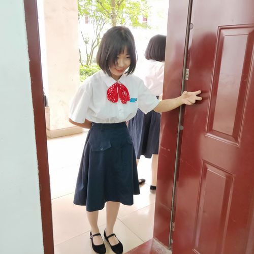 进出办公室要敲门