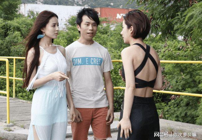 妈的,真是一个戏精,只有我这样的傻白甜才会上他这样的老男人的当,我