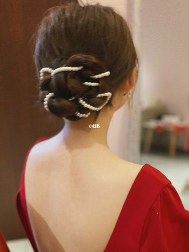 好看的敬酒服发型_发型_敬酒服_婚纱_新娘_减龄_敬酒服发型_婚嫁_婚礼