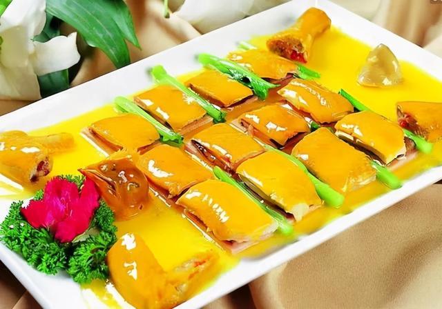 云浮市最具有代表特色的3大美食 金华玉树鸡是广东省云浮市传统的地方