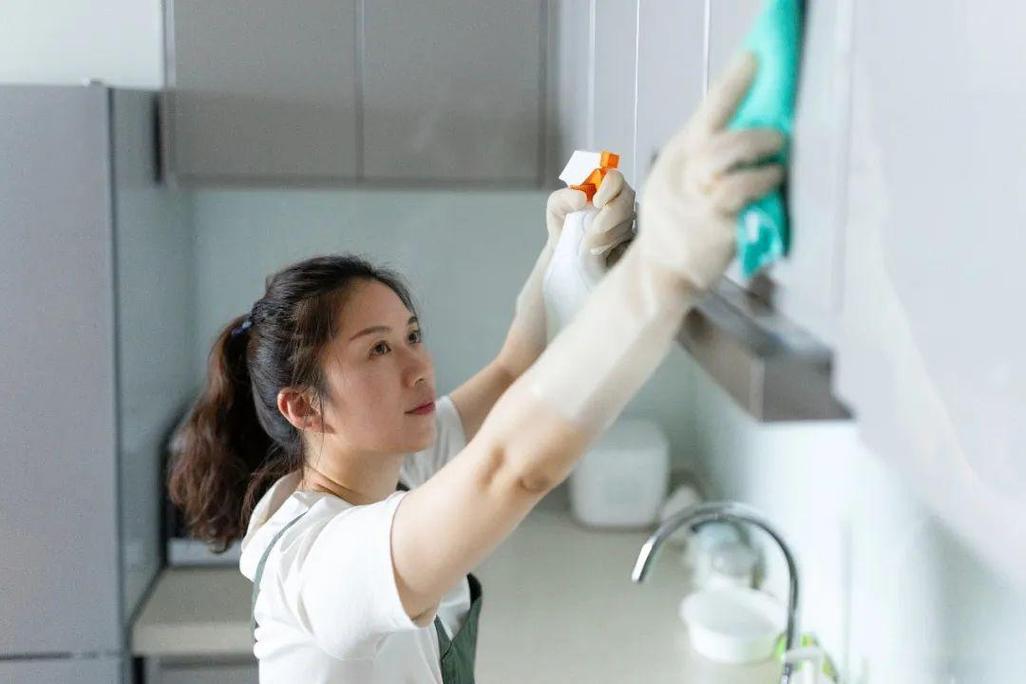 这样脱下孔乙己的长衫,我忍不住笑了