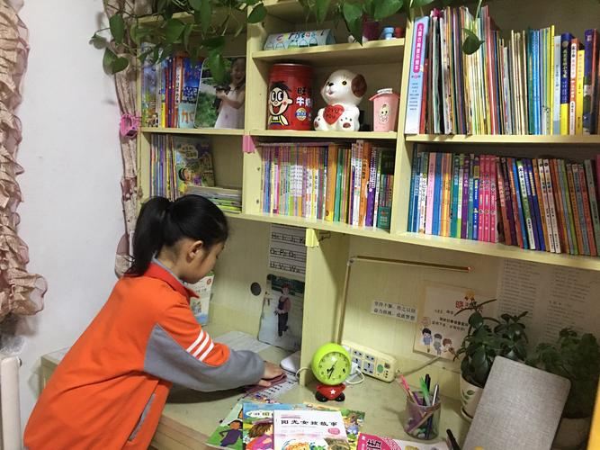 其它 整理书桌 写美篇 小收纳师:刘宸玺 所在班级:二年级四班 收纳