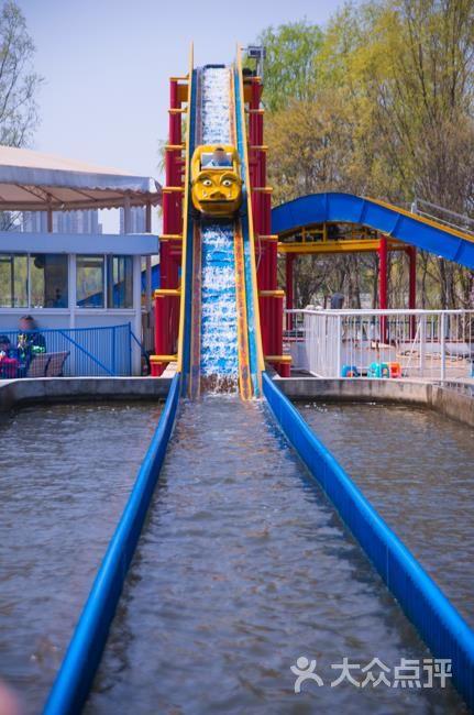 游乐场激流勇进简笔画