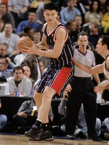 2002年10月30日 姚明,小斯,巴特勒迎生涯首秀