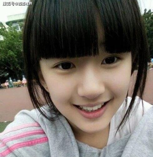 原创新晋圆脸小花,qq头像女孩,被传赵丽颖的接班人