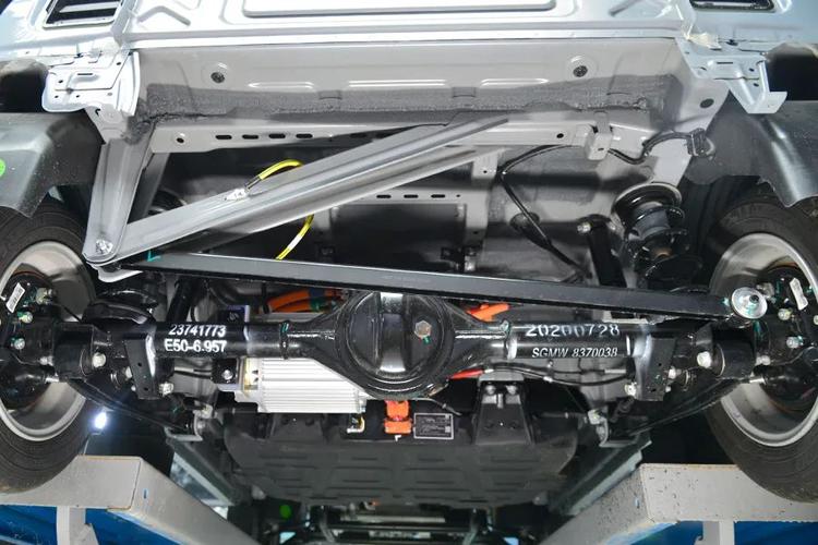 五菱宏光mini ev底盘拆解,看看品质如何?