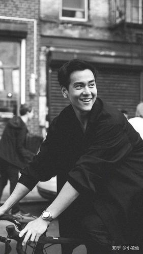 大爱彭于晏,扑朔迷离的眼神,阳光的笑容搞怪的表情永远那么真实.