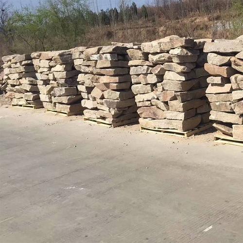 天然杂色垒墙石不规则石块挡土墙