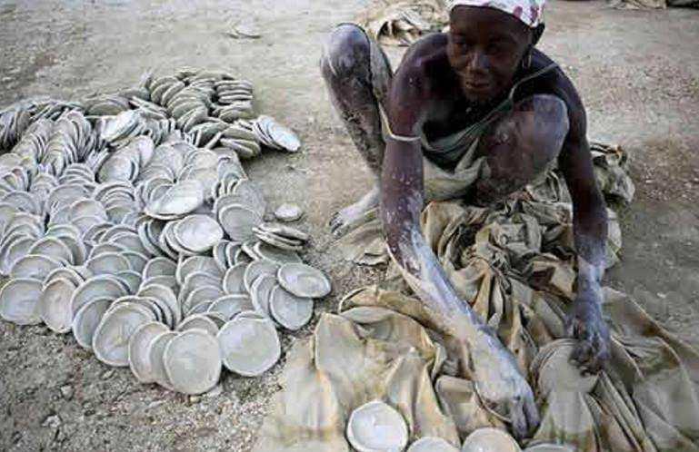 世界上最贫穷的国家,一日三餐都吃土