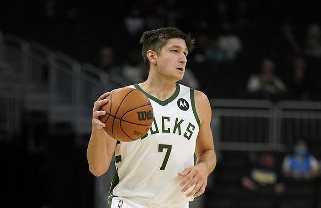 曝阿伦2年2000万美元提前续约雄鹿