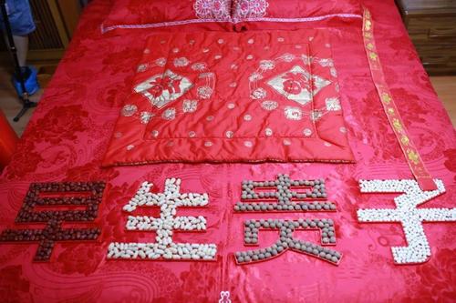 讨个早生贵子的好意头