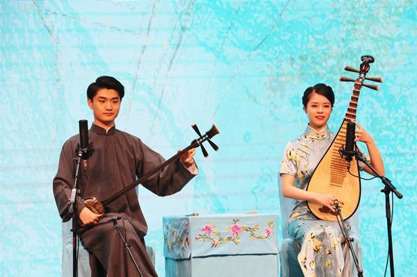 吴韵一家亲为何越来越多年轻人拖家带口走进剧场听评弹