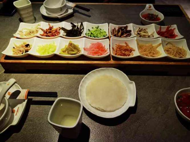 瑞银鸟银锅制灶酸汤丝娃娃甲秀楼总店