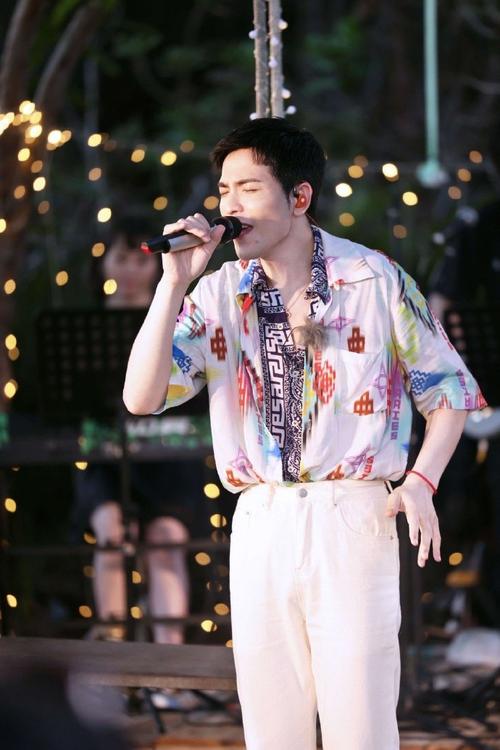 你可以永远相信萧敬腾的现场