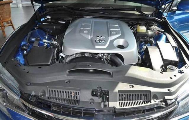 汽车发动机盖有啥用,美观又隔音?有人却认为多此一举